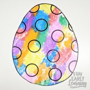 Fun Easter Egg Kid's Craft! Awesome and easy kid's craft with free Easter egg template. Just print and make a creative art project with this Easter egg kid's activity!  #Easter #kidscraft #funearlylearning